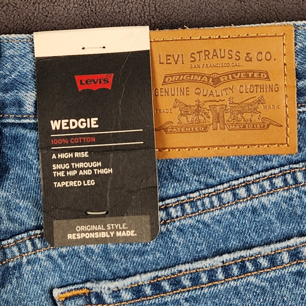 Levis Wedgie Jeans Womens 24 Blue Distressed High Rise Button Fly 22861-0107 NEW - Picture 3 of 13